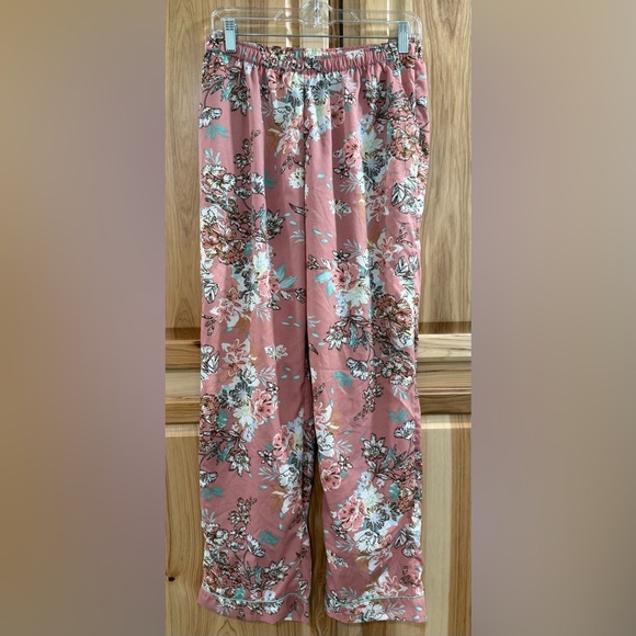 Cupcakes & Cashmere Pink Pajama Bottoms with Floral Design Size M - Picture 1 of 10